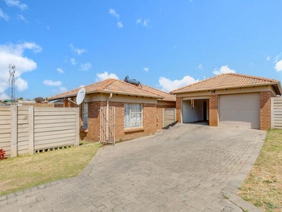 House For Sale In Thatch Hill Estate, Centurion