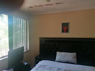 Apartment For Sale In Barry Hertzog Park, Newcastle