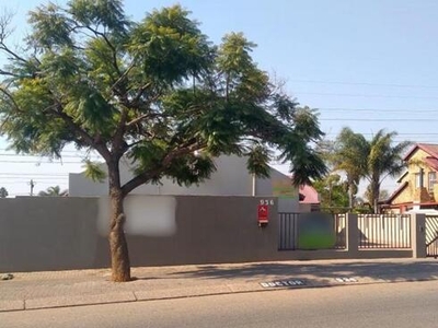 Commercial Property For Sale In Moreleta Park, Pretoria