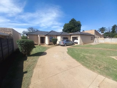 House For Sale In Cresslawn, Kempton Park