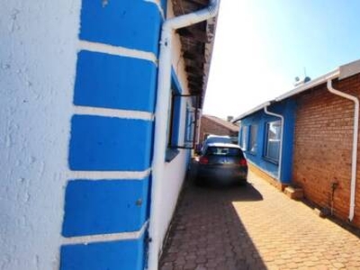 House For Sale In Hospital View, Tembisa