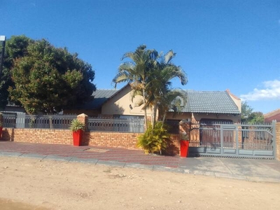 House For Sale In Nkowankowa, Tzaneen