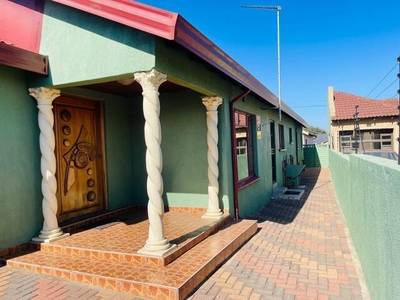 House For Sale In Witbank Ext 8, Witbank