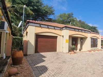 Townhouse For Sale In Vharanani, Polokwane