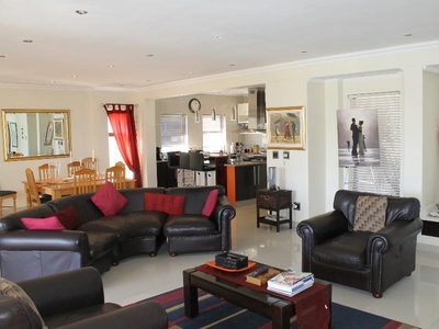 4 bedroom house for sale in Baronetcy Estate