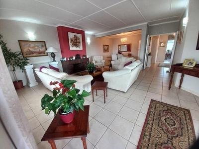 Apartment For Sale In Manaba Beach, Margate