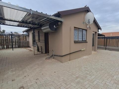 House For Rent In Lourierpark, Bloemfontein