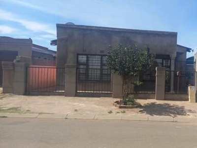 House For Sale In A P Khumalo, Katlehong