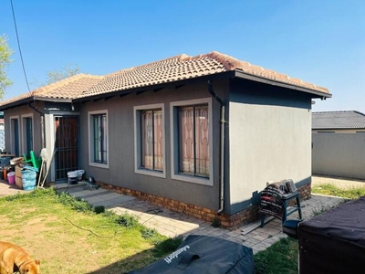 House For Sale In Alveda, Johannesburg