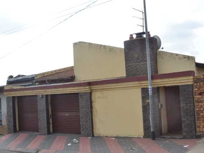 House For Sale In Diepkloof Zone 1, Soweto