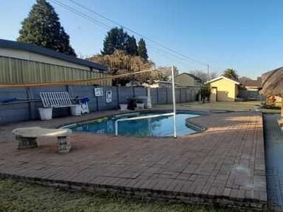 House For Sale In Flamwood, Klerksdorp