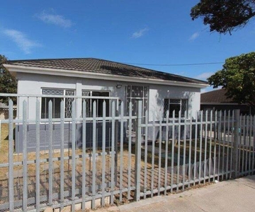 House For Sale In Glenhurd, Port Elizabeth