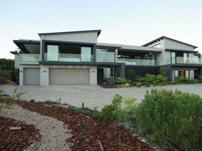 House For Sale In Herolds Bay, George
