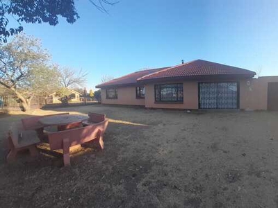 House For Sale In Kosmos Park, Standerton