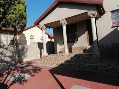 House For Sale In Morula View, Mabopane
