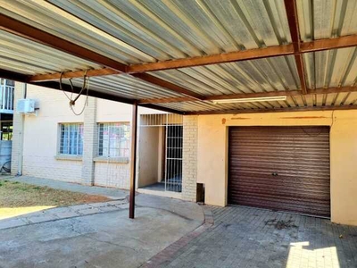 House For Sale In New Park, Kimberley