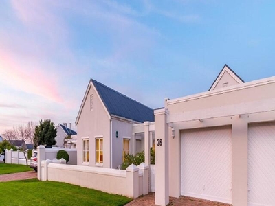 House For Sale In Steenberg Golf Estate, Cape Town