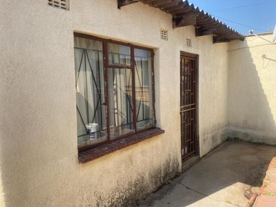 House For Sale In Vergenoeg, Springs