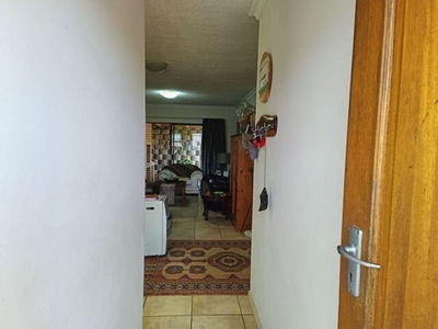 Townhouse For Sale In Denneoord, George