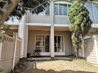 Townhouse For Sale In Forest Hill, Johannesburg