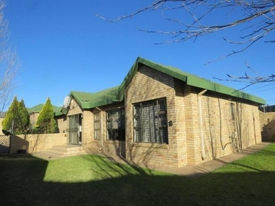 Townhouse For Sale In Harrismith, Free State