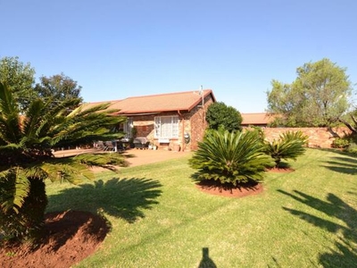 Townhouse For Sale In Highveld, Centurion