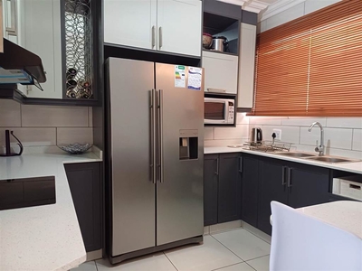 3 Bed Apartment in Fairview