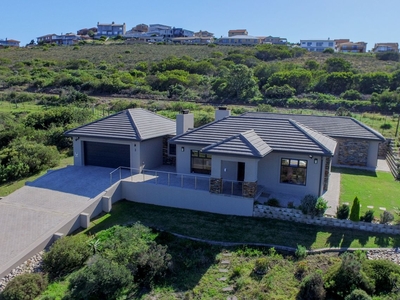 3 Bedroom House For Sale in Num Num Cape Estate