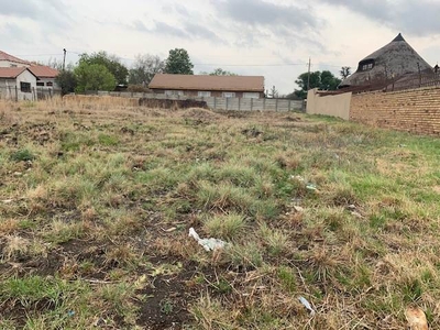 1132 m² Land available in Evander