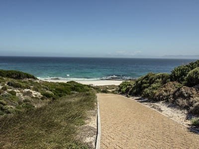 1,200m² Vacant Land For Sale in Romansbaai Estate