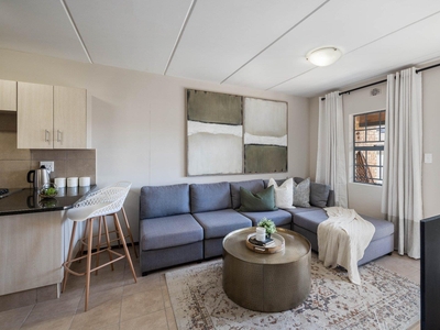 2 Bedroom Apartment / flat to rent in Rooihuiskraal