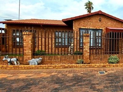 2 Bedroom Apartment For Sale in Dal Fouche