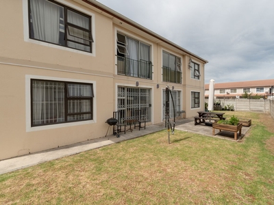2 Bedroom Apartment For Sale in Twin Palms
