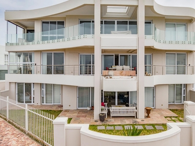 4 Bedroom Apartment / flat for sale in Summerstrand
