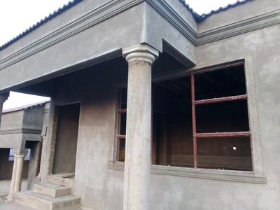 4 Bedroom House for sale in Tshituni A