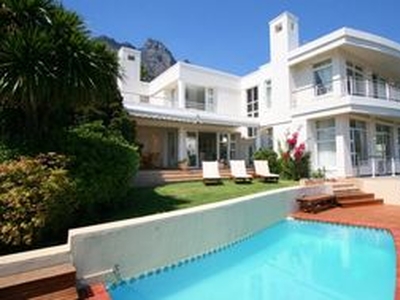 4 Bedroom Self Catering Holiday Accommodation - Cape Town