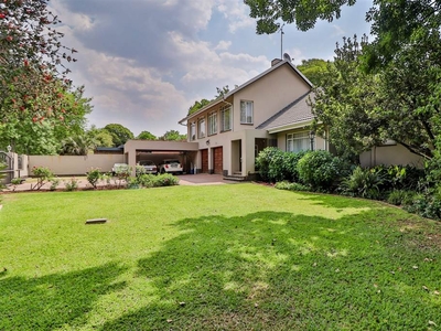 5 Bed House in Alphen Park
