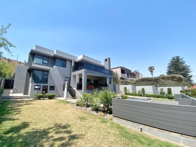 5 Bedroom House for sale in Bedfordview - 69b Kloof Road