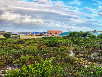 555 m² Land available in Stilbaai