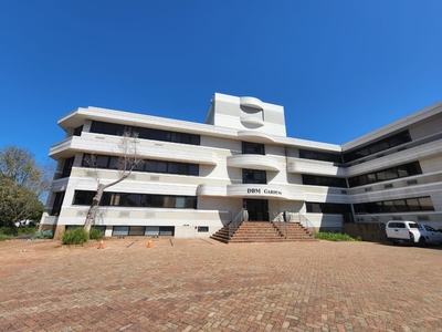 797m² Office To Let in Mowbray
