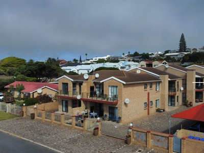 Apartment / flat to rent in Jeffreys Bay Central