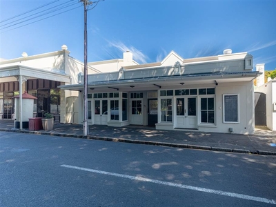 Commercial space in Wynberg Upper
