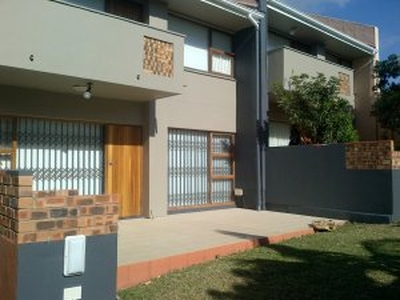 Fully furnished townhouse for sale in margate - Margate