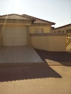 Garage sized room available for R1700 at Protea Glen ext 12 - Protea Glen