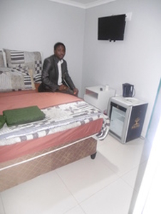 Quickone guest house Kempton park R200 0735715656 - Kempton Park