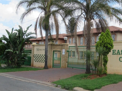 2 Bedroom Apartment for Sale For Sale in Bezuidenhout Valley