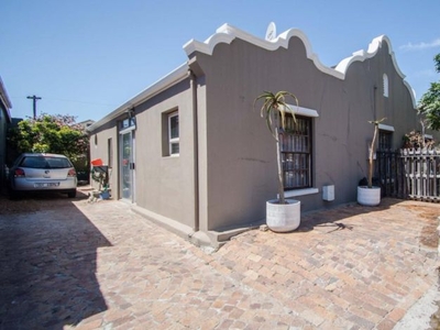 2 Bedroom townhouse - freehold to rent in Strand North