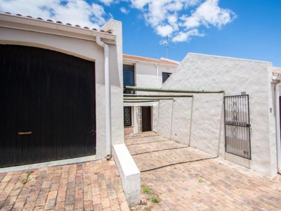 3 Bedroom townhouse - sectional to rent in Briza, Somerset West