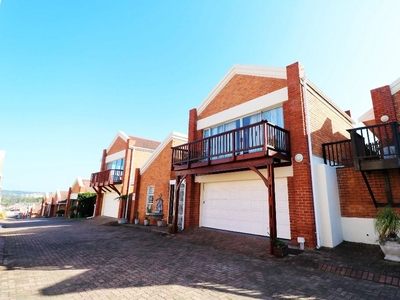 4 Bedroom Townhouse To Let in Blue Bend