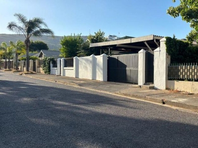 1 Bedroom semi-detached cottage to rent in Paarl Central